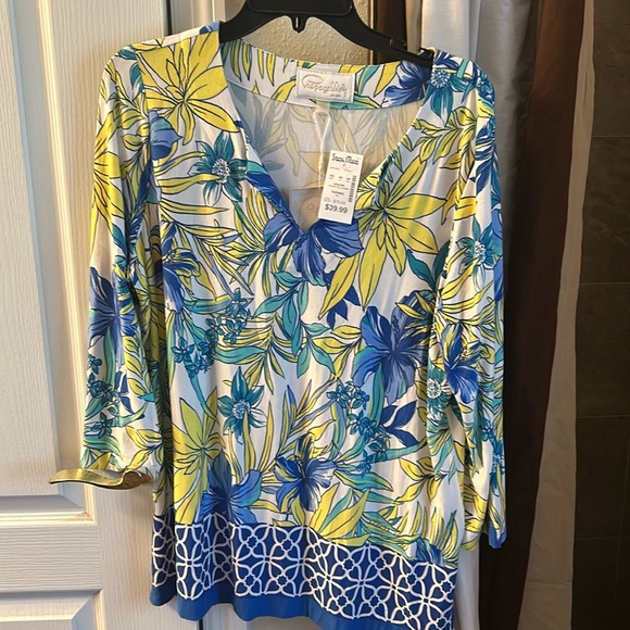 Cappagallo Tops - NWT Woman’s large Campanella blouse